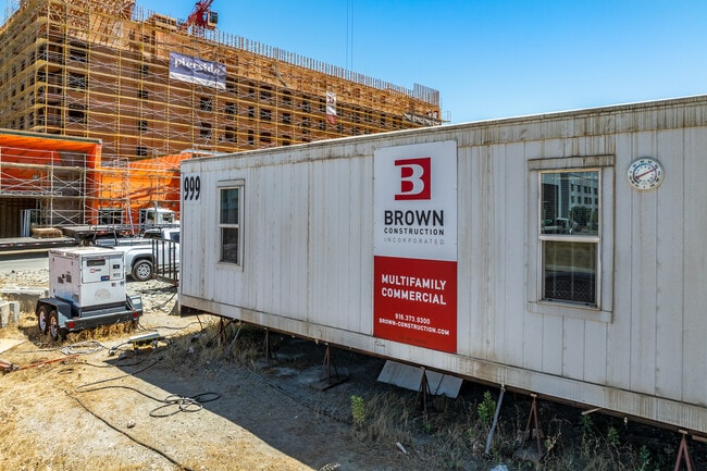 Pierside Apartments in West Sacramento, CA - Building Photo - Building Photo