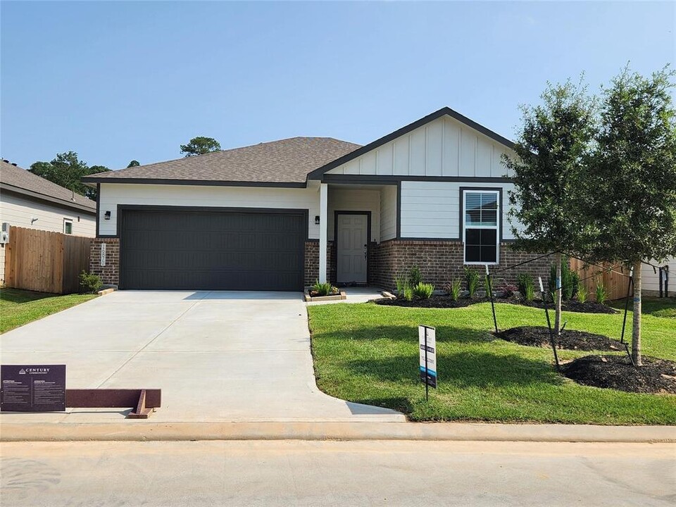 16870 Bristle Cone Wy in Conroe, TX - Foto de edificio