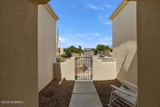 2561 Desert Cove Pl in Las Cruces, NM - Foto de edificio - Building Photo