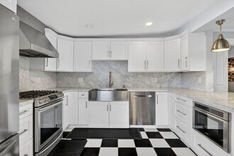 Beautifully updated 3-bedroom, 2.5-bathroom Craftsman in the heart of South Park in San Diego, CA - Building Photo - Building Photo