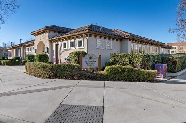 796 Garden St in Milpitas, CA - Foto de edificio - Building Photo