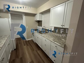 1430 Amberly Dr in Dayton, OH - Building Photo - Building Photo