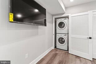 520 N 37th St in Philadelphia, PA - Building Photo