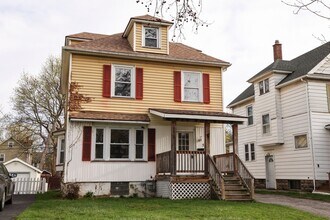 522 Birr St in Rochester, NY - Building Photo - Building Photo