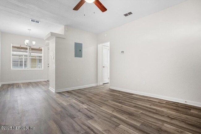 83 Lewis St in Atlantic Beach, FL - Building Photo - Building Photo