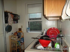 137 Park Dr, Unit 5 in Boston, MA - Building Photo - Building Photo