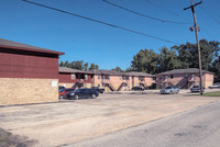 750 S 3rd St in Silsbee, TX - Foto de edificio - Building Photo