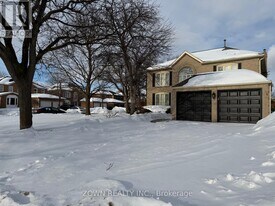 45 Nottingham Crescent in Brampton, ON - Building Photo
