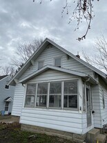 1285 Lincoln Dr in Marion, IA - Building Photo