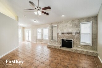 8533 Moss Pointe Trail N in Jacksonville, FL - Building Photo - Building Photo