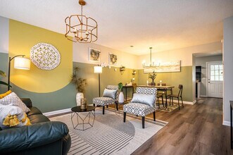 1275 Sweet Pine Dr in Norcross, GA - Building Photo - Building Photo