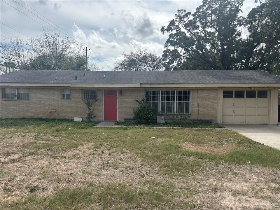 808 E 8th St in Weslaco, TX - Building Photo