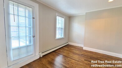 26 Fayette St, Unit 2 in Boston, MA - Foto de edificio - Building Photo