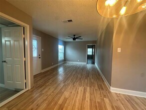 1404 Dent St in Garland, TX - Building Photo - Building Photo