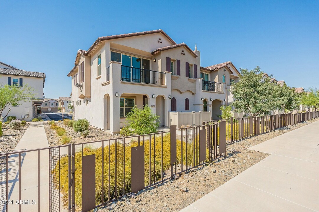 4655 S Element in Mesa, AZ - Foto de edificio