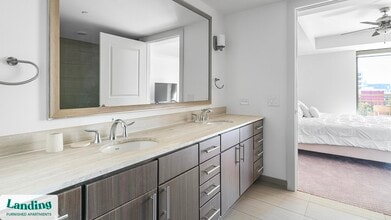 777 Preston St, Unit 8L in Houston, TX - Building Photo - Building Photo