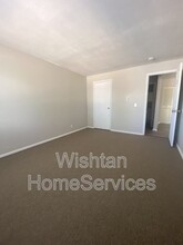 217 Charleston Blvd in Macomb, IL - Foto de edificio - Building Photo