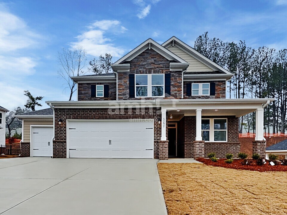5292 Blue Mountain Dr in Auburn, GA - Foto de edificio