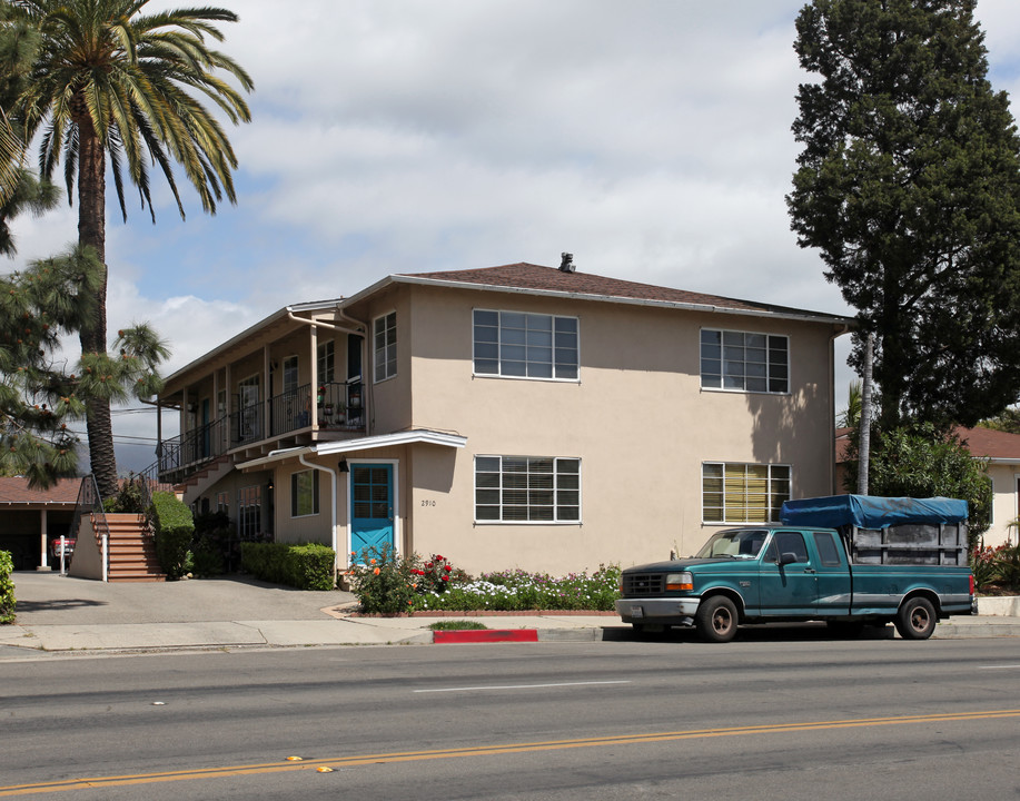 2910 State St in Santa Barbara, CA - Building Photo