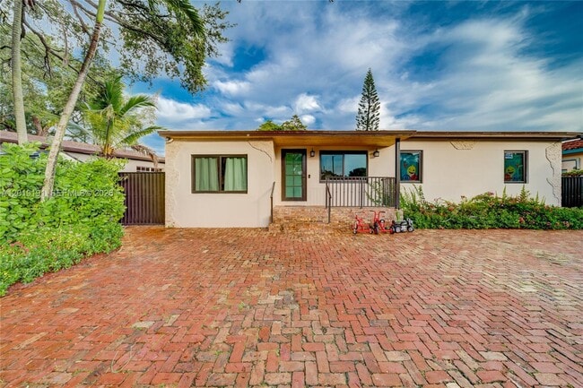 property at 6631 Tamiami Canal Rd