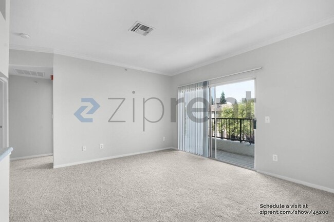 701 Gibson Dr in Roseville, CA - Foto de edificio - Building Photo