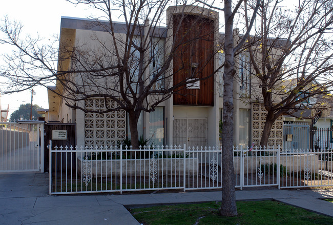 824 S Myrtle Ave in Inglewood, CA - Building Photo - Building Photo