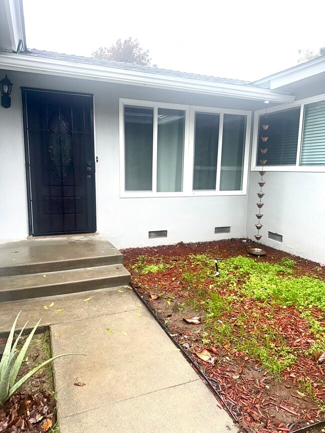 4548 N Meridian Ave in Fresno, CA - Building Photo - Building Photo