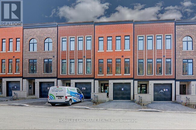 29 Chestnut Ct in Aurora, ON - Building Photo - Building Photo