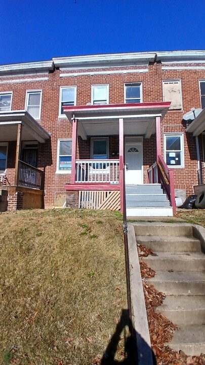 3208 Lyndale Ave in Baltimore, MD - Building Photo