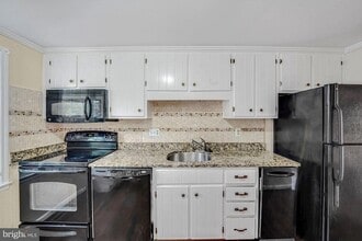 1122 N Utah St in Arlington, VA - Foto de edificio - Building Photo