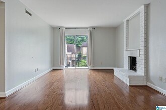 159 Old Montgomery Hwy in Vestavia Hills, AL - Foto de edificio - Building Photo