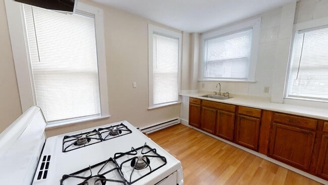 33 Bellingham St, Unit #2