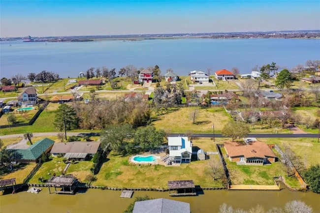 property at 204 Yaupon Dr