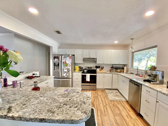 123 Sotir St NW in Fort Walton Beach, FL - Building Photo - Building Photo