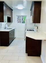 1000 N Orange Grove Ave in West Hollywood, CA - Building Photo - Building Photo