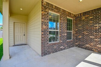 5502 Floral Valley Ln in Katy, TX - Foto de edificio - Building Photo