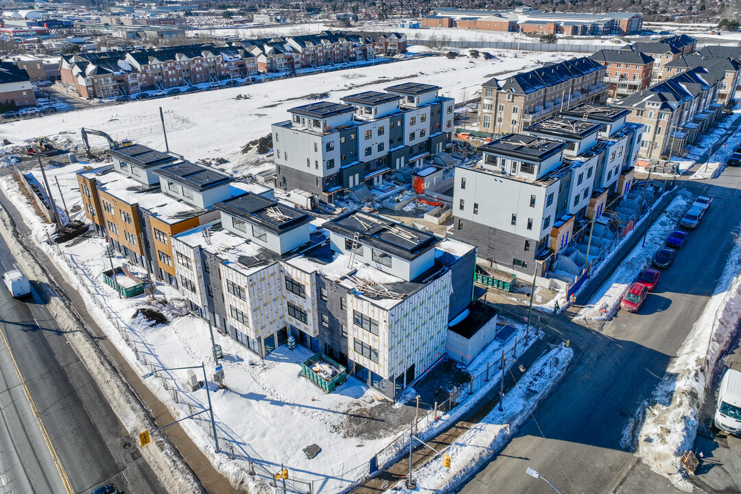 One Place Gardens in Markham, ON - Building Photo