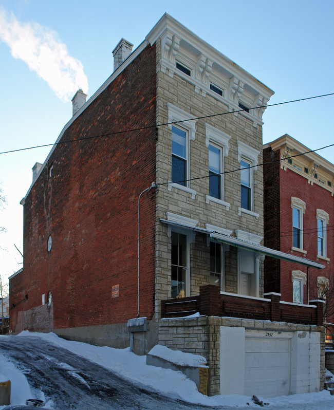 2352 Wheeler St in Cincinnati, OH - Foto de edificio - Building Photo