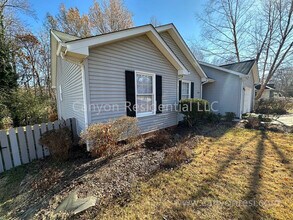 5606 Green Apple Dr in Greensboro, NC - Building Photo - Building Photo