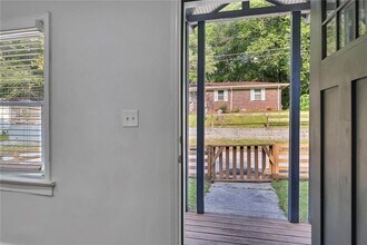 845 Oak St NW in Atlanta, GA - Building Photo - Building Photo