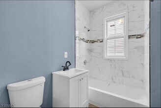 568 Grove St in Irvington, NJ - Building Photo - Building Photo