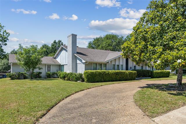 6908 Heatherknoll Dr in Dallas, TX - Building Photo