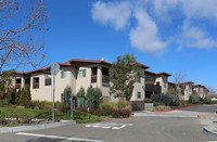 Shinsei Garden Apartments in Alameda, CA - Building Photo - Building Photo