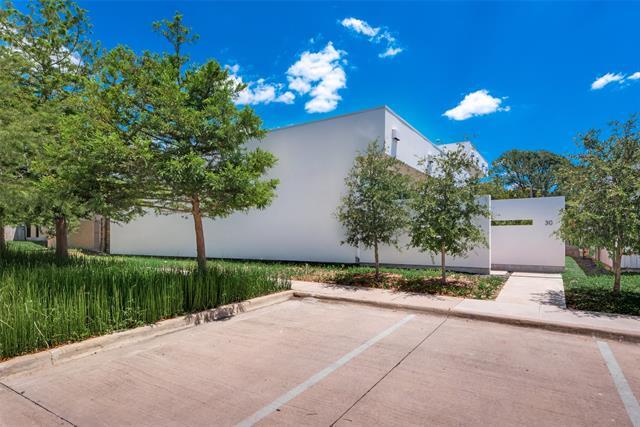 30 Vanguard Way in Dallas, TX - Building Photo - Building Photo