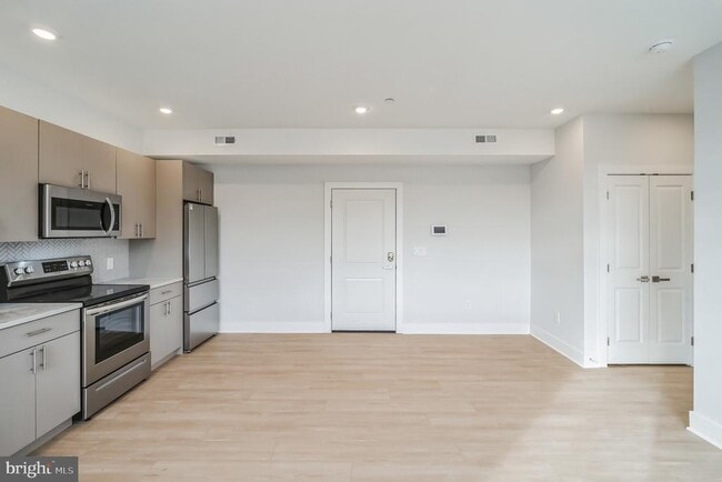 646 N 32nd St in Philadelphia, PA - Building Photo - Building Photo