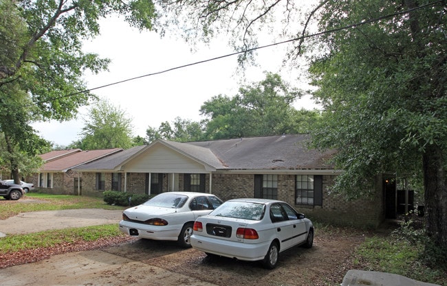 8392-8396 Carl Deanl St in Pensacola, FL - Building Photo - Building Photo