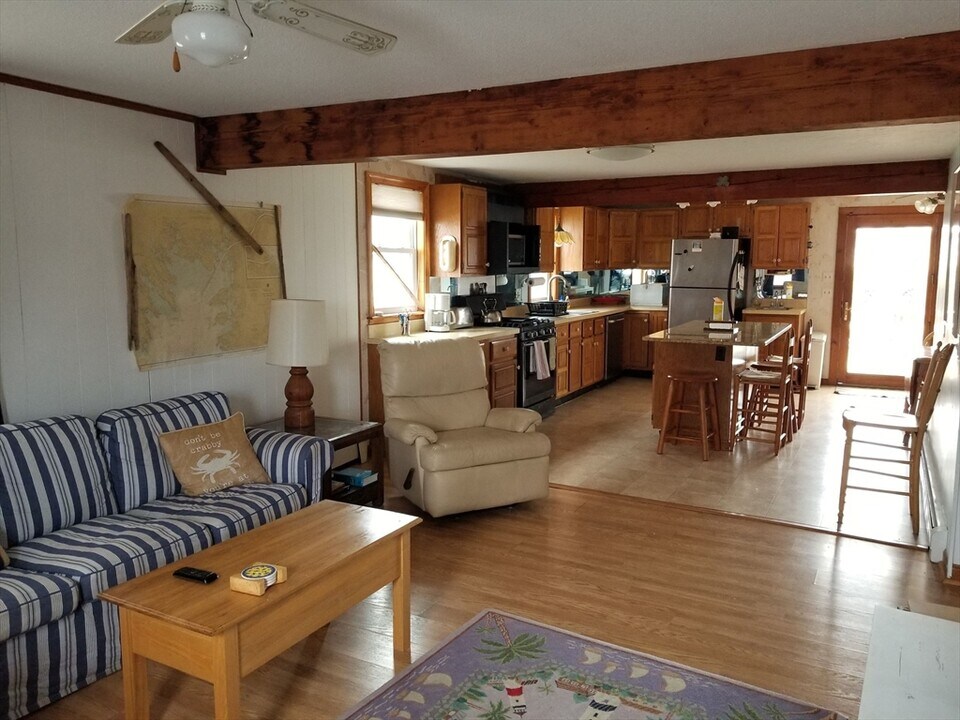 75 Parker St in Marshfield, MA - Building Photo