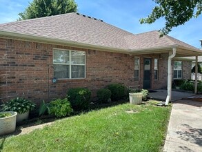 707 E 9th St in Grove, OK - Building Photo - Building Photo