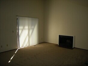 1170 Hartford Pl in Fairfield, CA - Building Photo - Building Photo