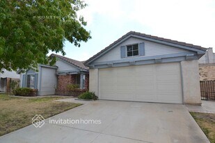 1320 Date Palm Dr in Palmdale, CA - Building Photo
